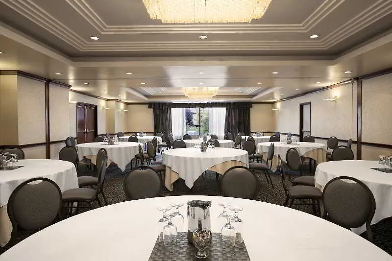 Coast Victoria Hotel & Marina By Apa