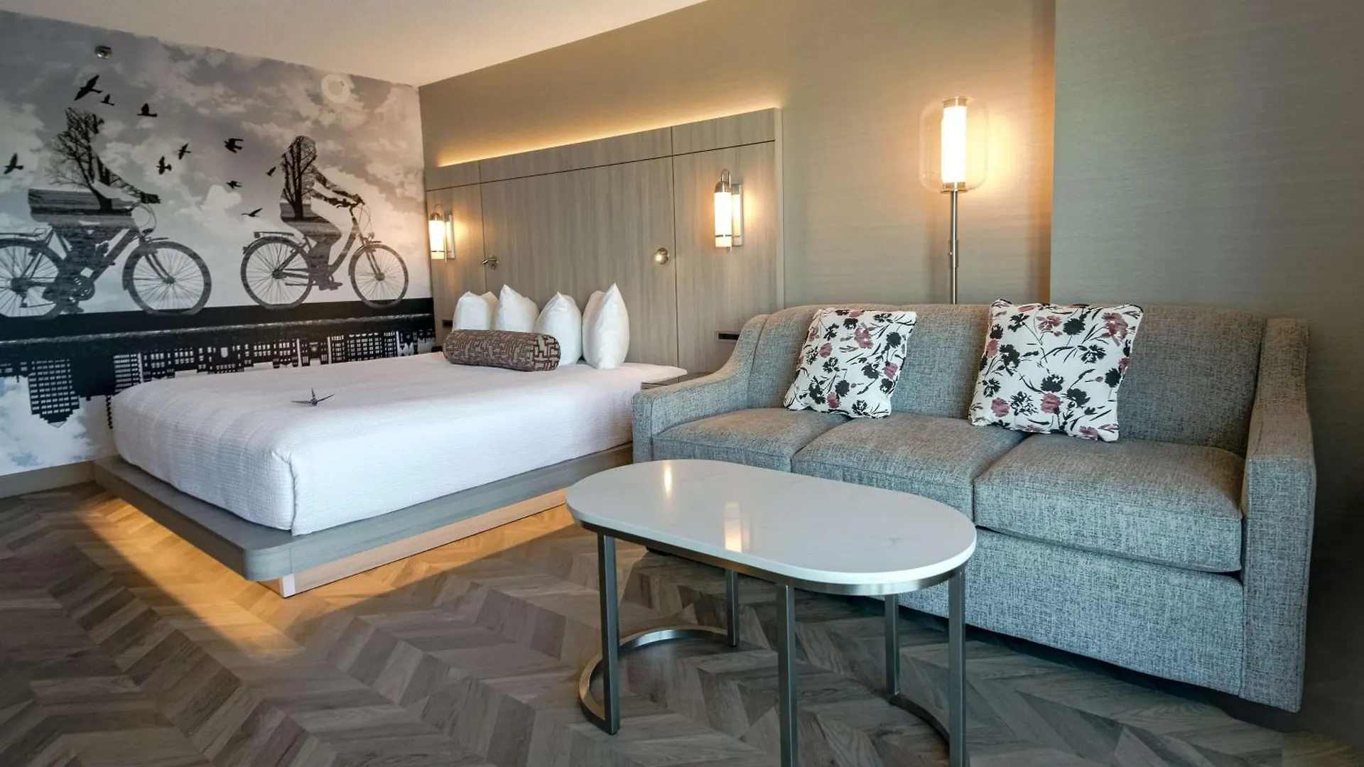 Coast Victoria Hotel & Marina By Apa