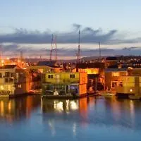 Coast Victoria Hotel & Marina By Apa